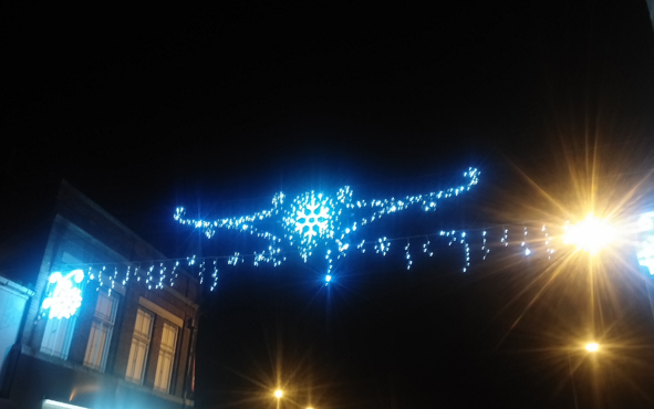 Lumalite - Animators in light and illumination - Lighting Manufacturers UK - Across the road motif