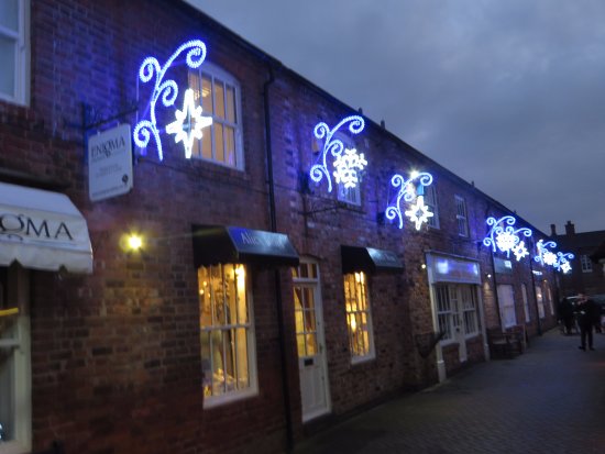 Lumalite - Animators in light and illumination - Lighting Manufacturers UK - Courtyard Christmas Lights